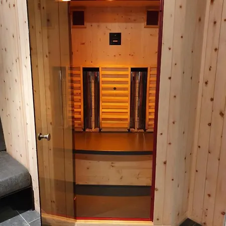 Waldhaus Am Готель